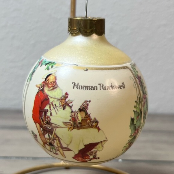Hallmark Vintage 1991 Christmas Ornament “Santa & His Helpers” Norman Rockwell - Picture 2 of 5